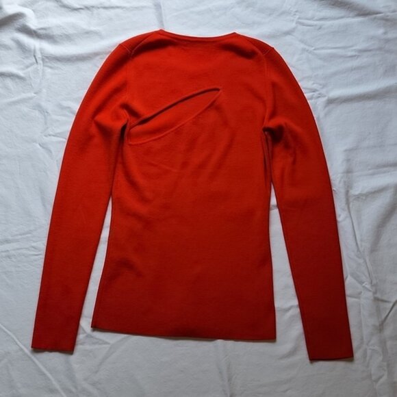 🎉 Diane Von Furstenberg rear cutout Sweater 🎉 - Picture 6 of 6